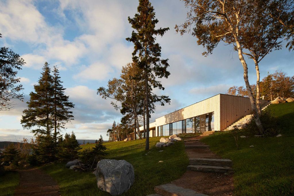 Red Head Cliffs luxury retreat overlooking Atlantic Ocean in Cape Breton Highlands